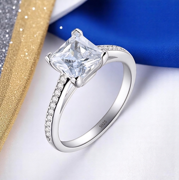🆕Elegant Shiny S925 Silver Princess Cut CZ Engagement Ring Size 8 Velvet Box - Picture 1 of 15